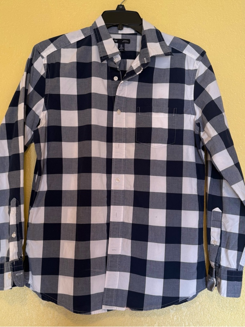 Gap Men’s Long Sleeve Button Shirt Medium